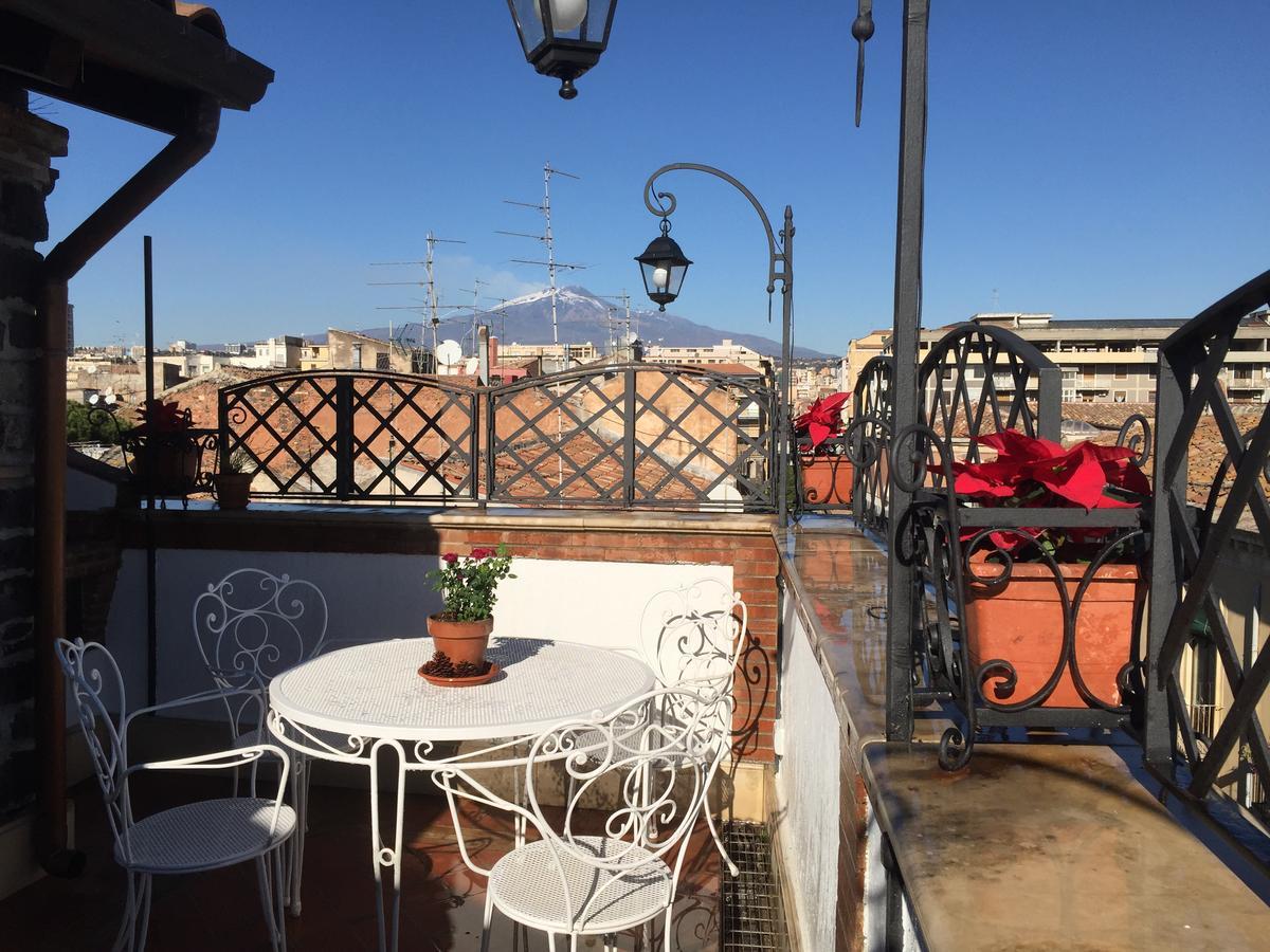 Casa Felice Nel Centro Storico, Tra Etna E Mare Appartement Catánia Buitenkant foto